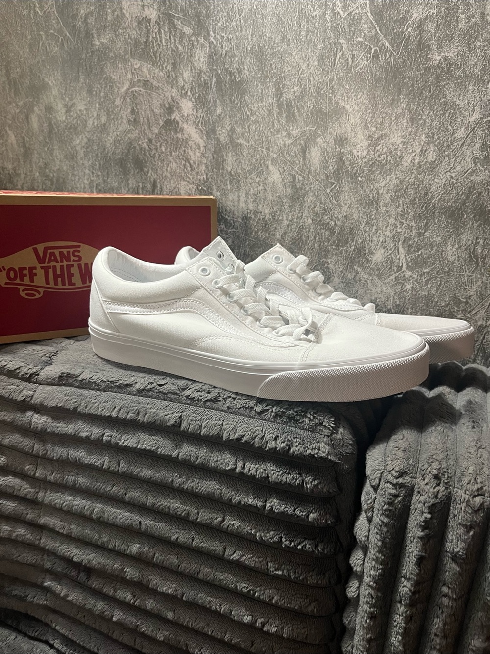 Vans White Low-Top Skate Sneakers 13